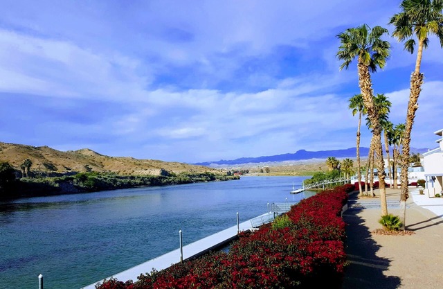 Riverfront Condo With Resort Like Amenities