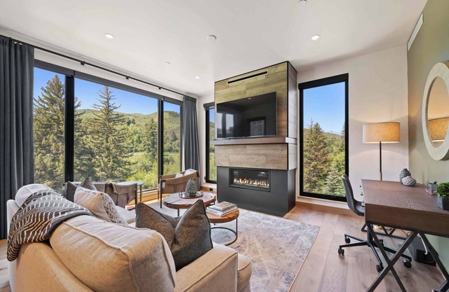 Riverfront Lodge 208 - 2 Bedroom Residence
