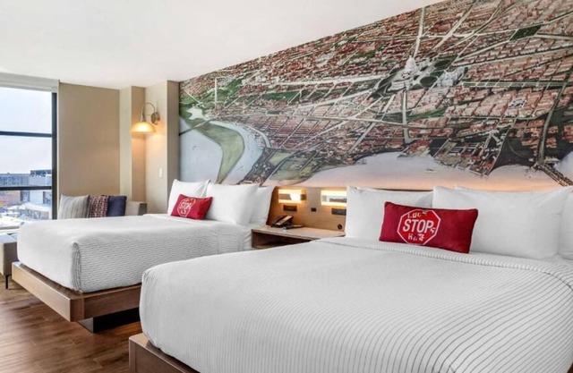 Riverfront Property Near The Wharf, Rooftop Lounge, Restaurant, Pet-Friendly