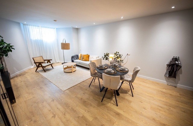 Riverside 2BDR Apartment VPD