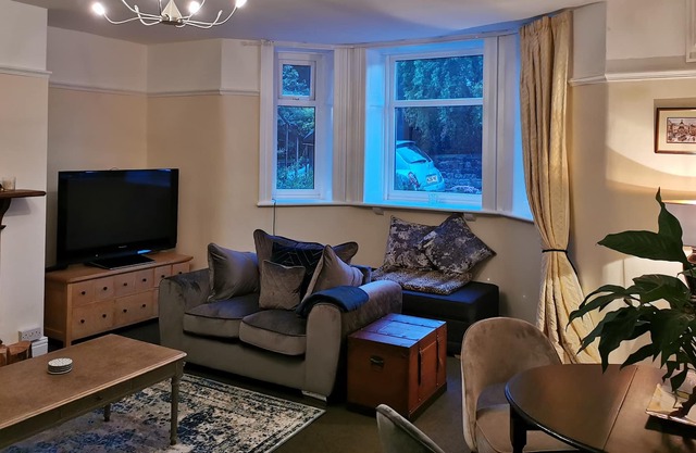 Riverside apartment. Tynemouth village spacious 1 bedroom sleeps 4