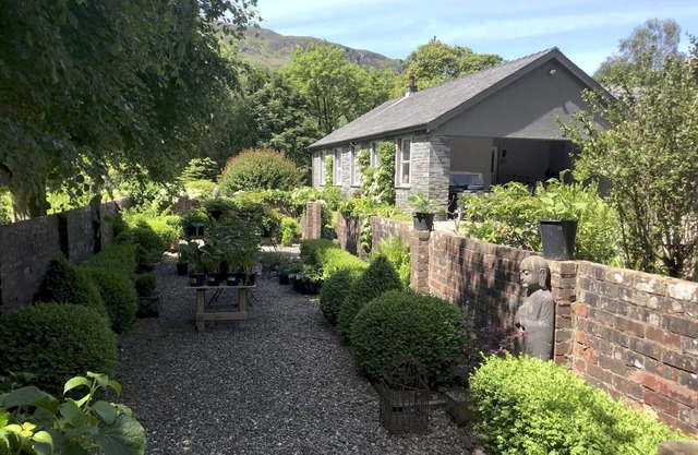 Riverside Cottage Borrowdale - Nr Grange - just 4 miles from Keswick