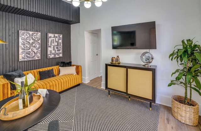 Riverside Home: 1 Mi to Mount Rubidoux Park!