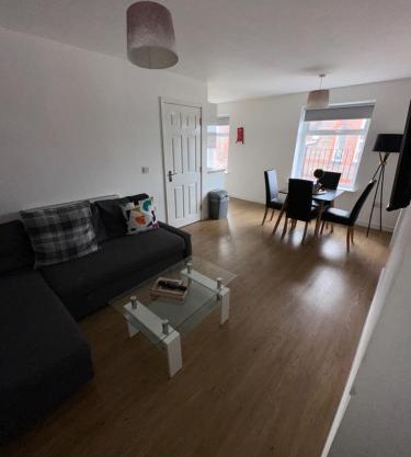 Riverside Relax 1 bedroom near Airport and City Centre PL