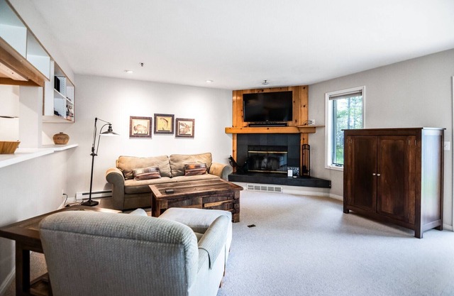 RMR: Balsam Lodge B4 Condo in The Aspens/Wilson, WY