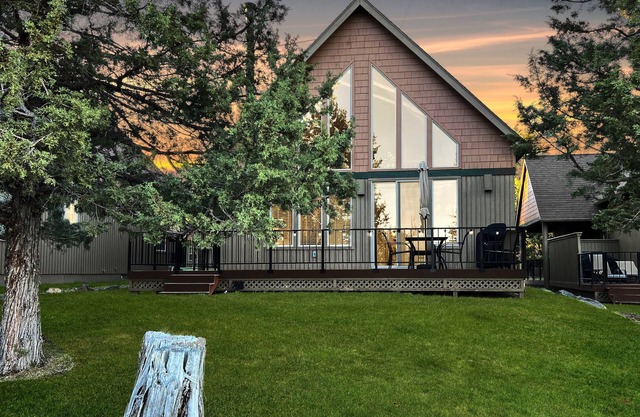 Robin Hood Retreat - 3 BR, 2 Bath Chalet in Eagle Crest w/Level 2 EV charging