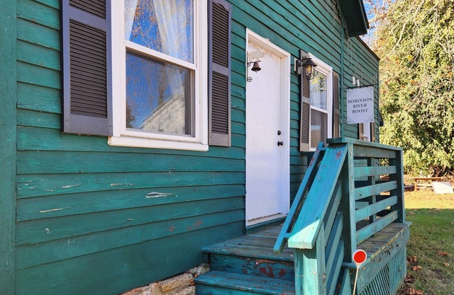 Robinson River Roost - Country cottage near Shenandoah NP