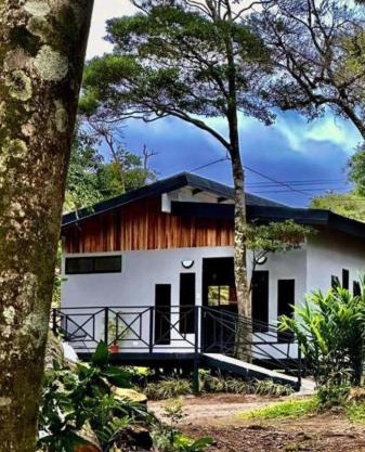 Roca Verde - Monteverde Cloud Forest Lodging