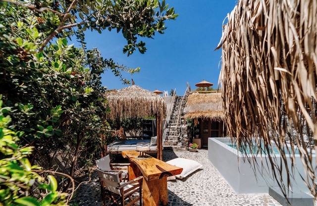 Rock Villas Complex: Luxe Cave Retreat w/Pool & Jacuzzi