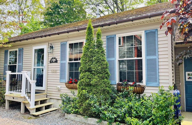 Rocko's Cottage Nestled in the Heart of Downtown Bar Harbor