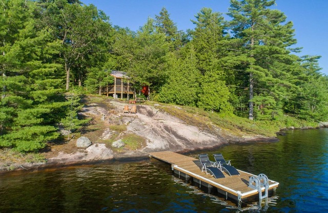 Rockside at Bass Lake A Charming family cottage