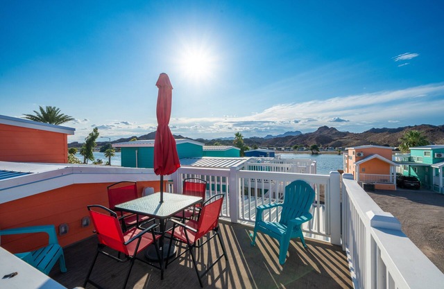 Rockstar, Deluxe River views at Roadrunner Resort