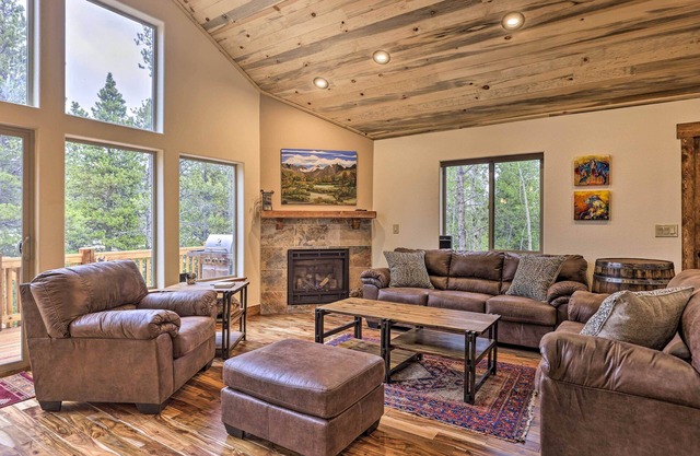 Rocky Mountain Alma Cabin with Deck & Hot Tub!