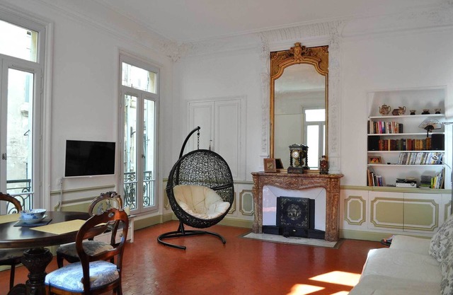 Romantic Appartement in Avignon Intra Muros with Parking close by
