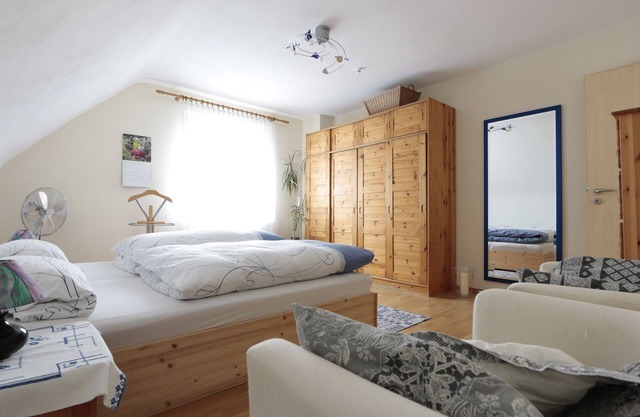 Romantic attic apartment (70sqm) directly on the Main - Tauber - Radach cycle path