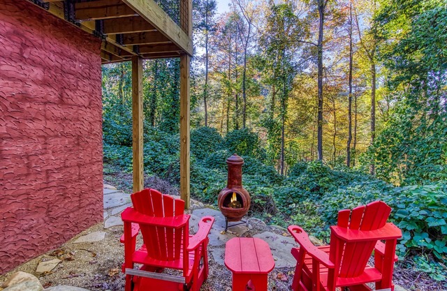 Romantic Cabin Near downtown Gatlinburg w/Hot Tub & more Weekly Specials