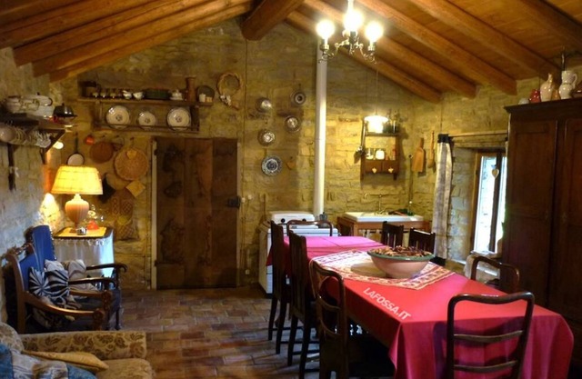 Romantic house in the woods - lafossa.eu