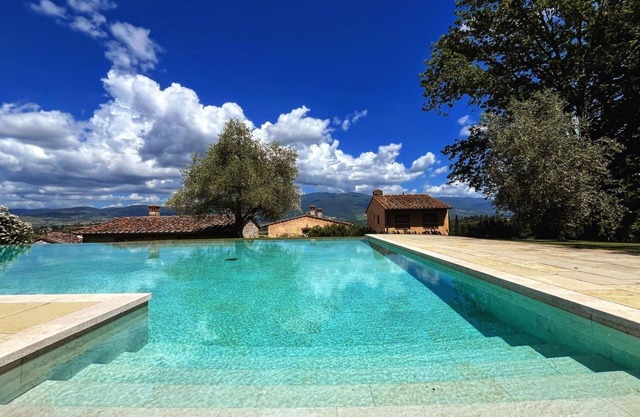 Romantic Loft Villa nestled in the Florentine hills with pool view