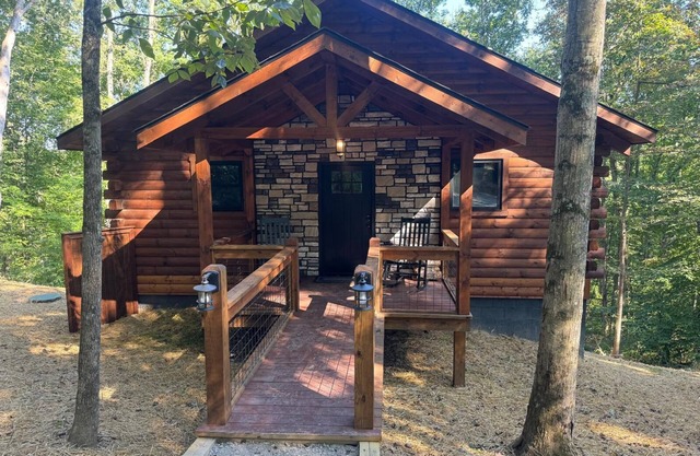 Romantic Luxury Cabin in the Hocking Hills