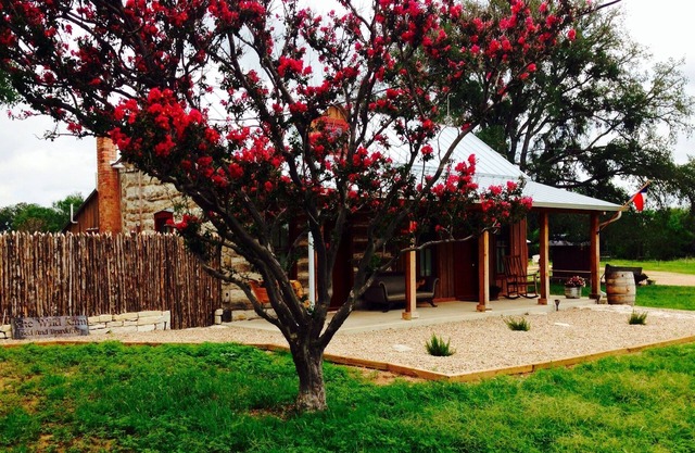 Romantic Luxury Log Cabin- Guest House *Wine and Hot Tub for 2