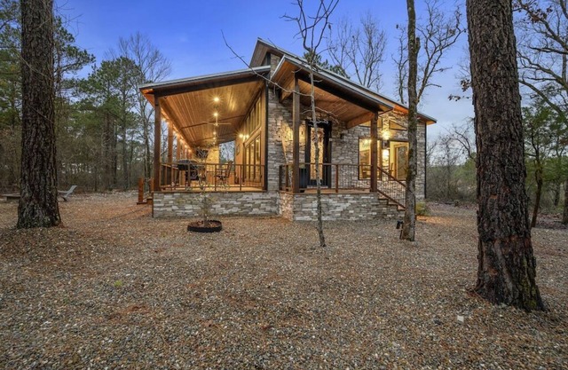 Romantic Luxury Sauna Hot Tub Near Town