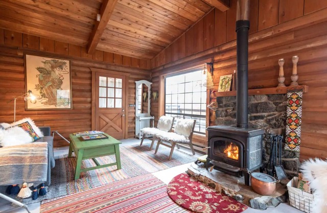 Romantic Nordic Log Cabin near Poulsbo and Bainbridge