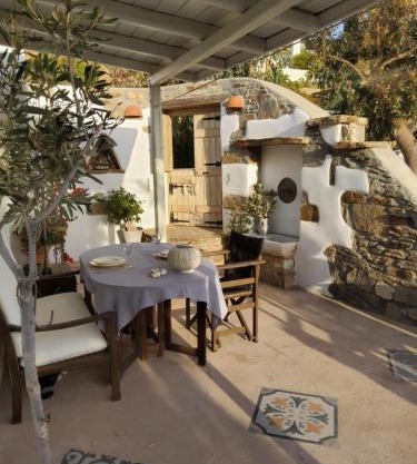 Romantic sunset cycladic house in Sotires