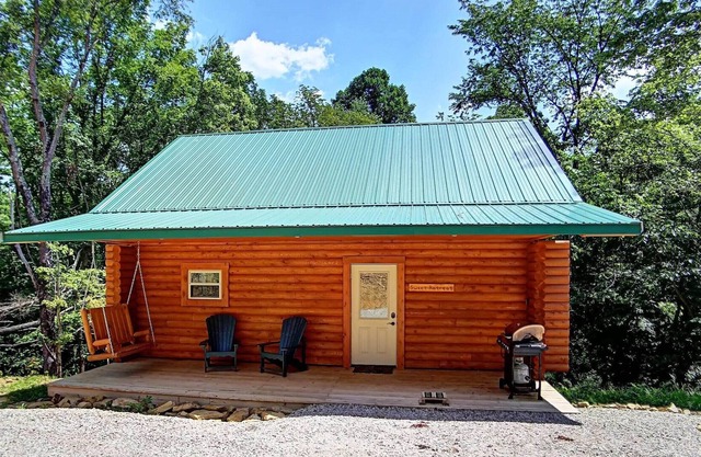 Romantic Sweet Retreat Cabin
