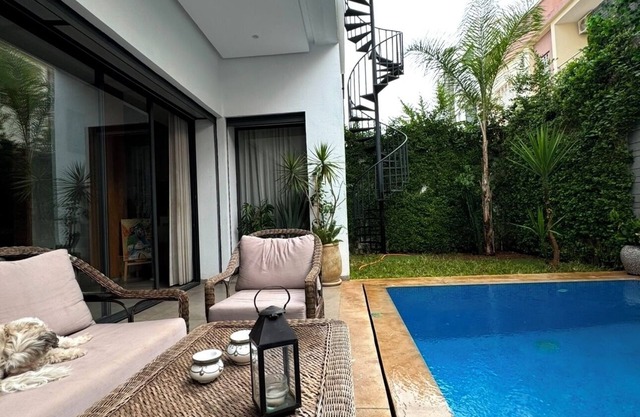 Romantic villa with pool, 2 minutes from the forest!