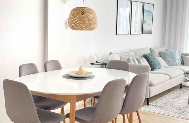 RONI APARTMENTS -Near the historic city center -Family-friendly -Baby cots and toys available -Netflix -Convenient for sightseeing -Services available -Free parking with video surveillance