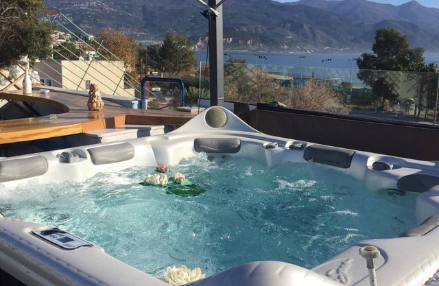 Rooftop Loft With Jacuzzi