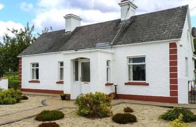 ROOK HILL COTTAGE, pet friendly in Newbridge, County Galway