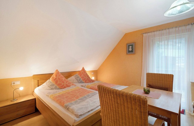 Room 'Doppelzimmer Gänseblümchen' with Private Terrace, Shared Garden and Wi-Fi
