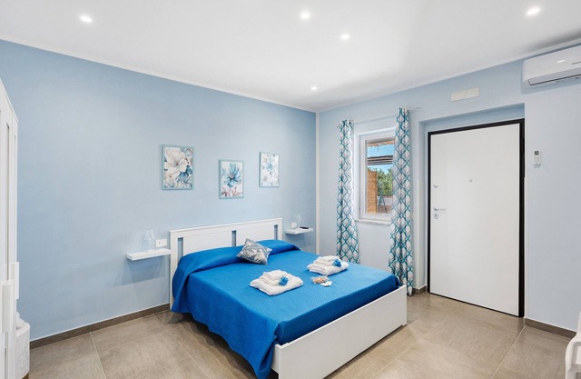 Room 'La Fiesta' with Sea View, Wi-Fi and Air Conditioning