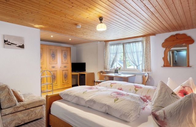 Room 'Nr 5' with Mountain View, Shared Terrace and Wi-Fi