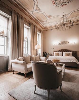 Room42 - Suites & Apartments