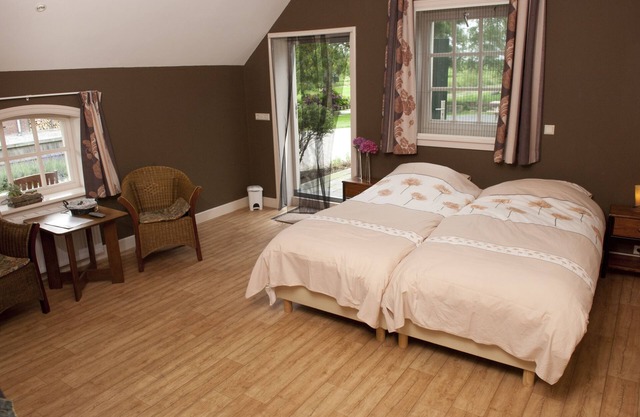 Rooms with kitchen in farmhouse near Gouda and Utrecht