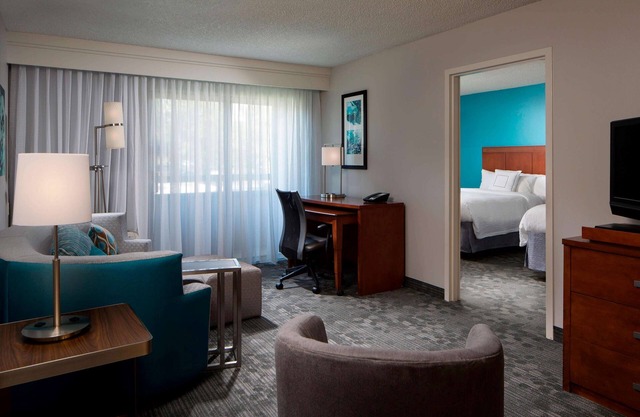 Roomy 1BR Suite w/Heated Pool, Breakfast & Pet-Friendly Amenities Await