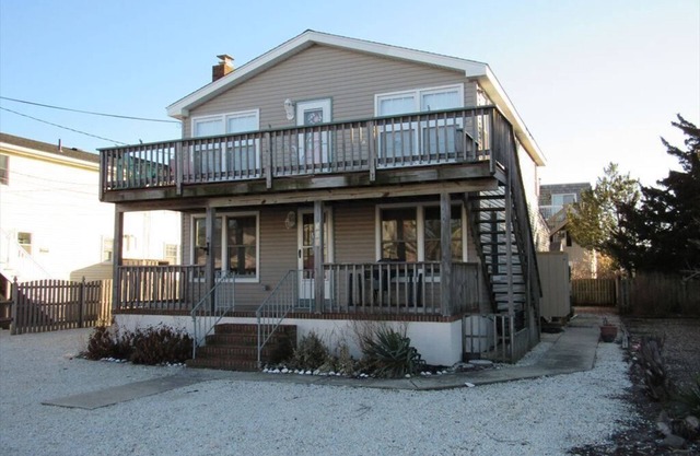 Roomy Bayside Duplex- 2 full baths