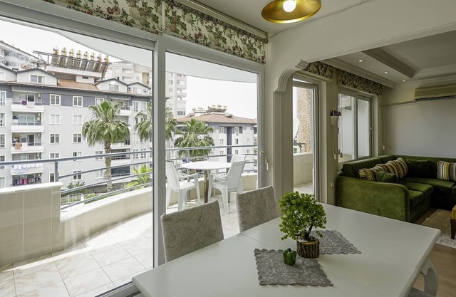 Roomy Flat With Pool in a Luxury Complex in Alanya