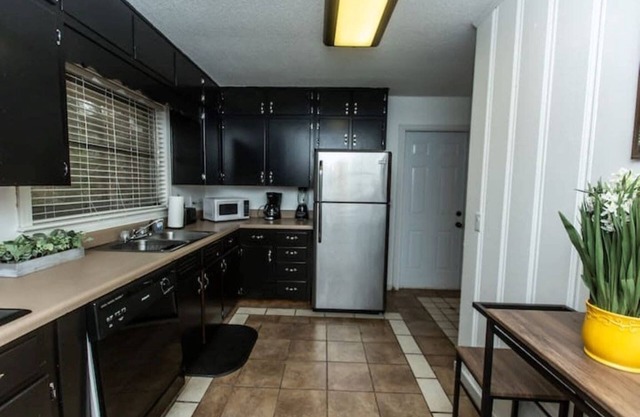 Rose Drive Brickstone 8