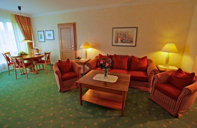 Rose garden suite with shower/WC and balcony