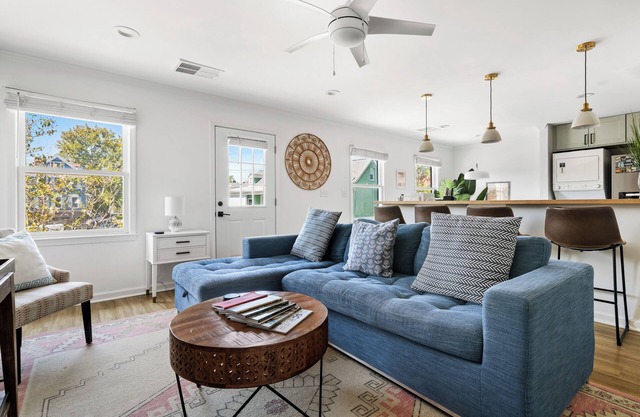 Rose Suite: Timeless Comfort only 5 Blocks to King