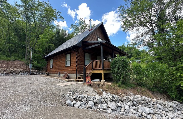 Rosie's Cabin is an authentic log cabin located just 10 minutes from Charleston.