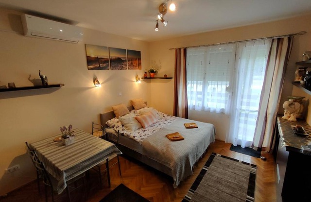 Rosy Apartman