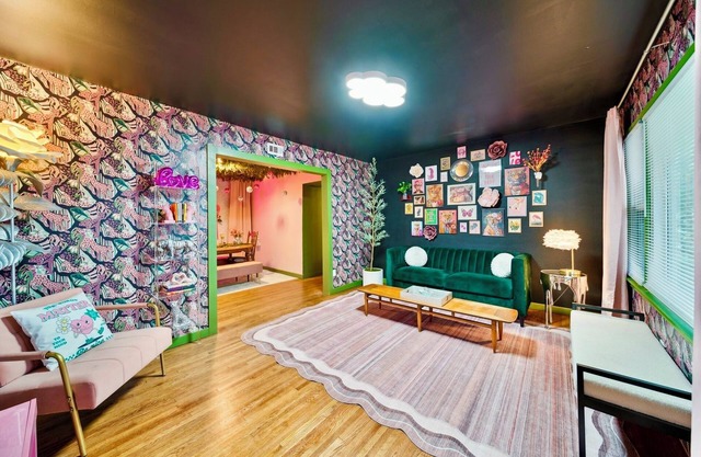 Rosy Rendezvous in the heart of the Rose District - Retro & Modern w/Speak Easy