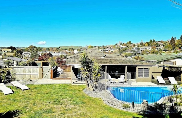 Rotorua Paradise,heated pool,2×65" TVs,now 30% off