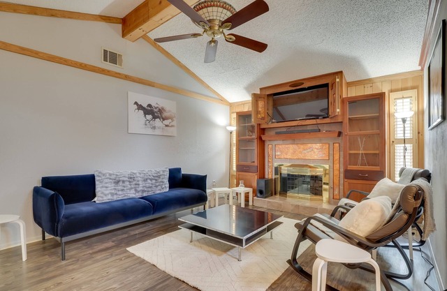 Round Rock Home with Large Yard: 20 Mi to Austin!