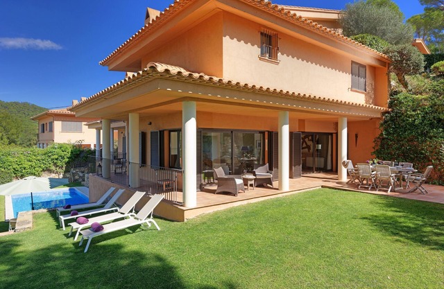 ROURE-house with swimming pool-Tamariu-Costa Brava