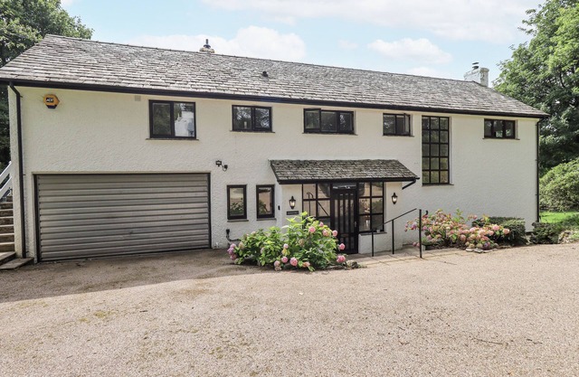 ROWAN HILL, family friendly, character holiday cottage in Crook